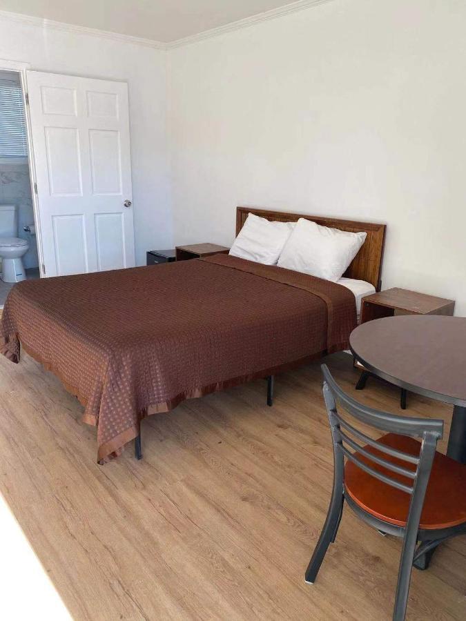 Village Motel Ellenville Esterno foto