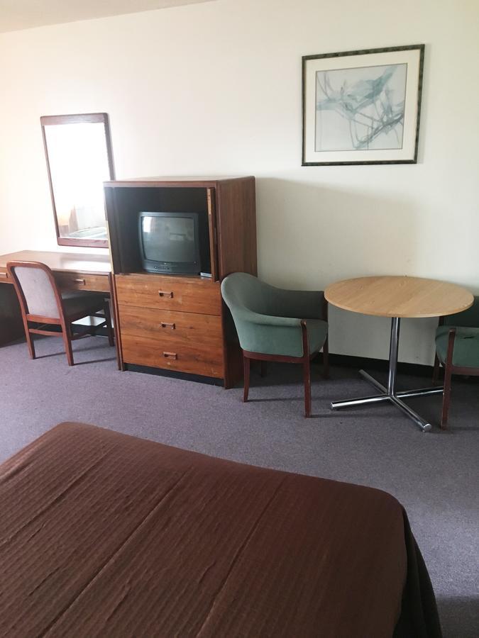 Village Motel Ellenville Esterno foto