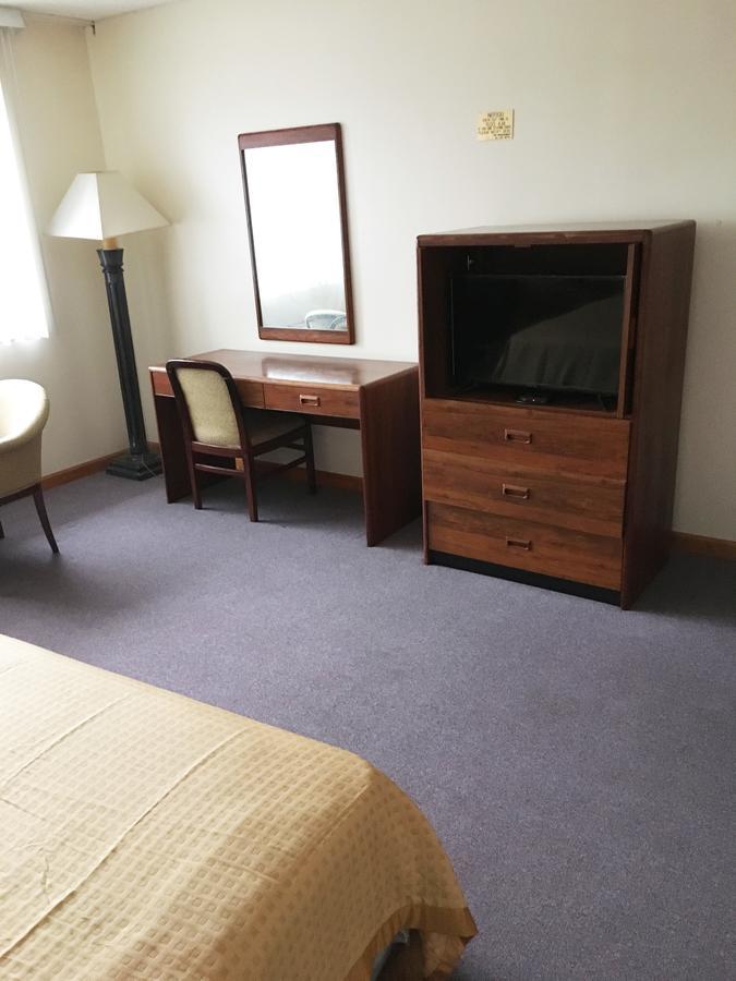 Village Motel Ellenville Esterno foto
